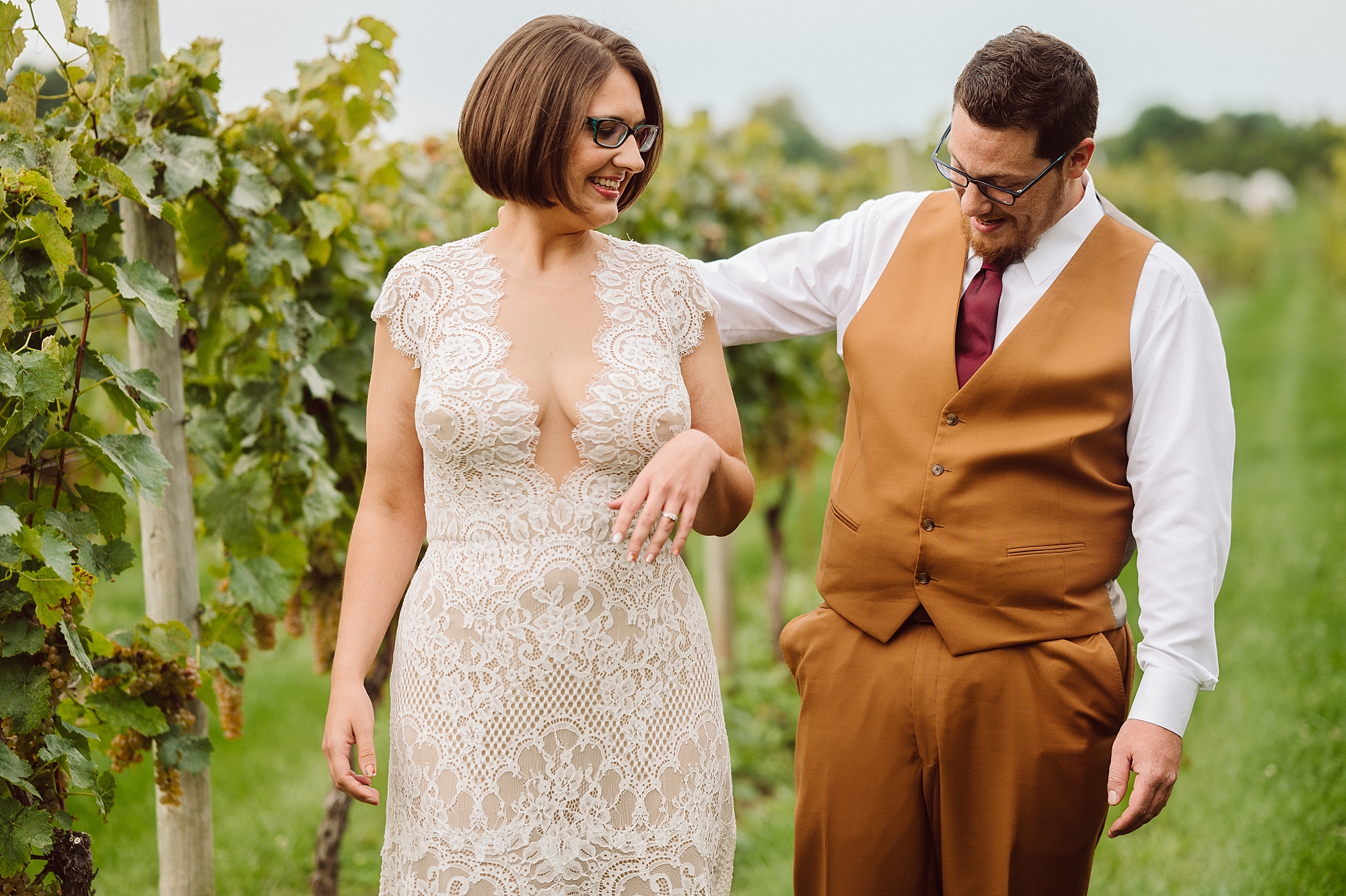 bride and groom at crossing vineyards