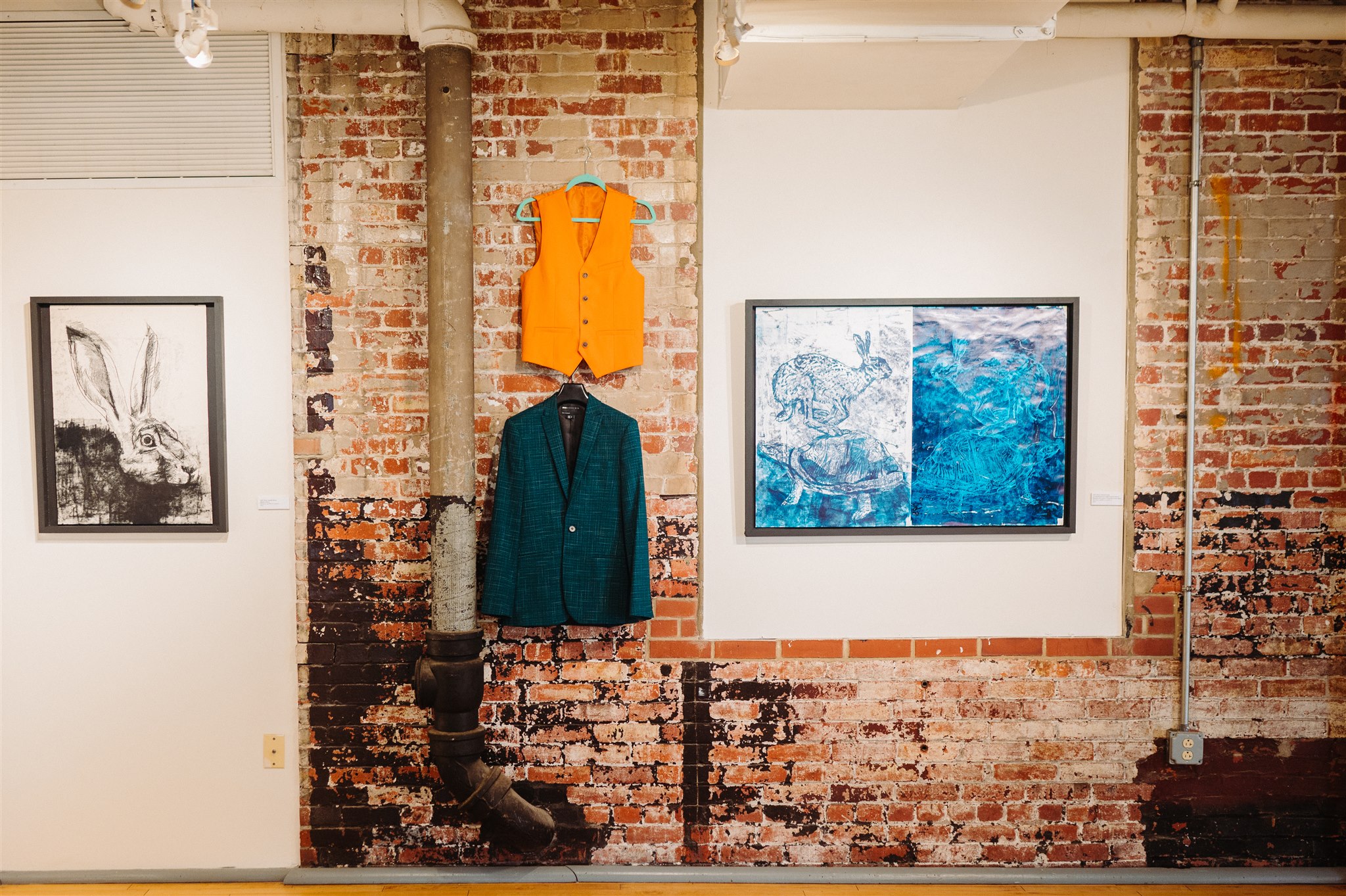 artistic wedding details at goggleworks reading pa – unique decor elements inspired by creativity and love.