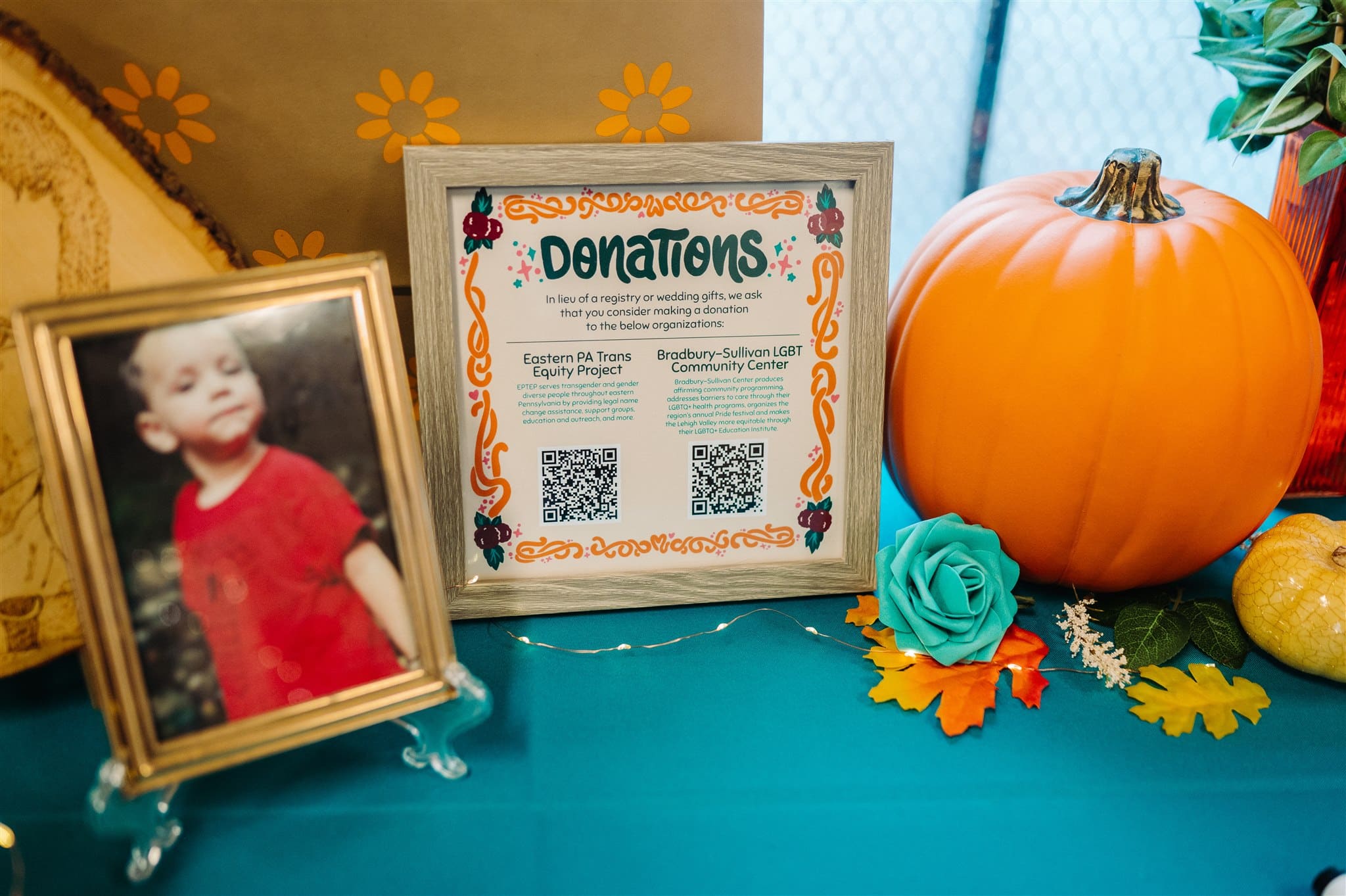 artistic decor elements at goggleworks wedding: unique centerpieces and decorations reflecting the couple's bold and creative vision.