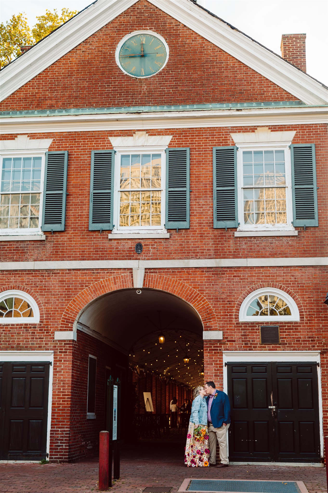 intimate wedding ceremony at headhouse square